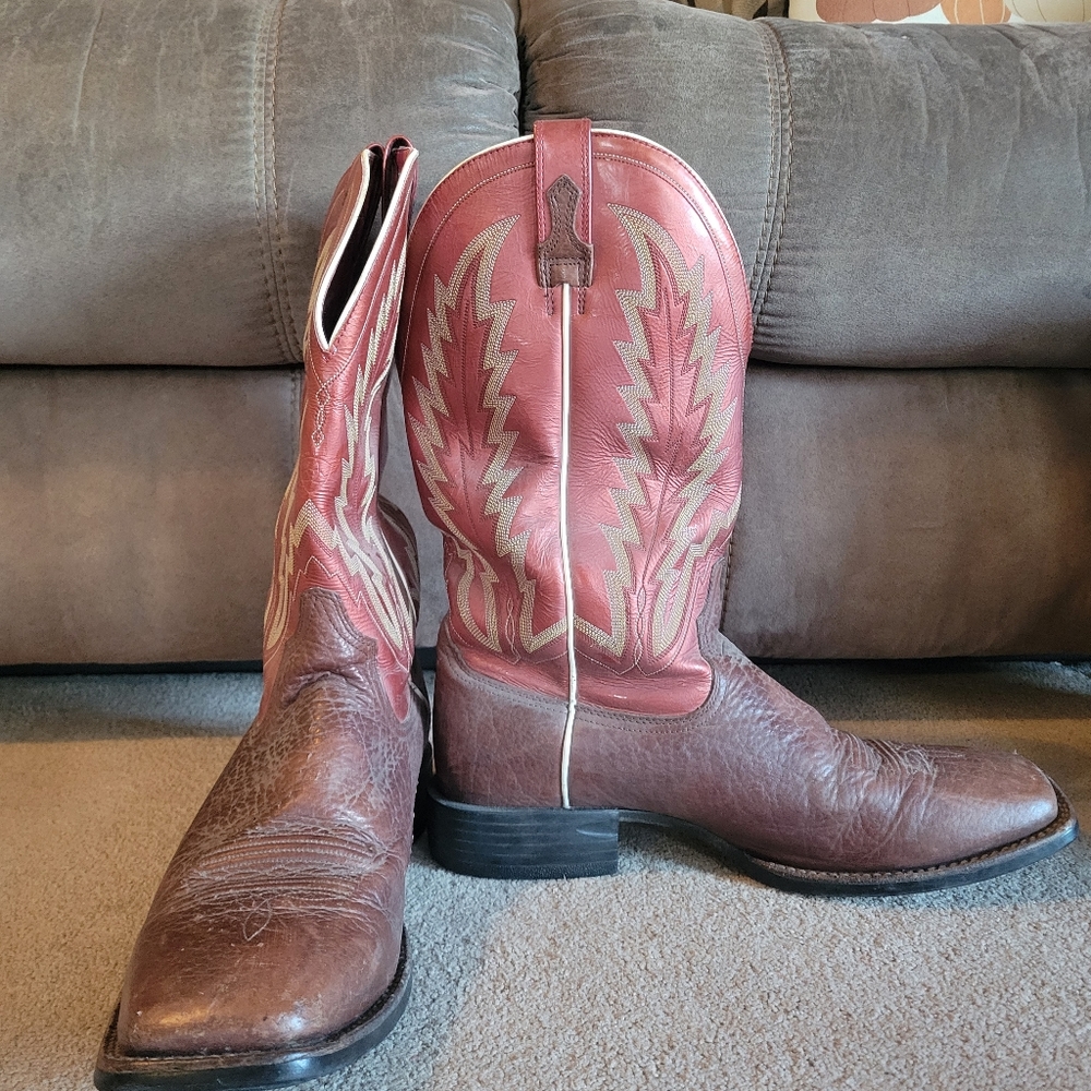 Ariat boots, mens size 13D, red tops, used but in great used condition